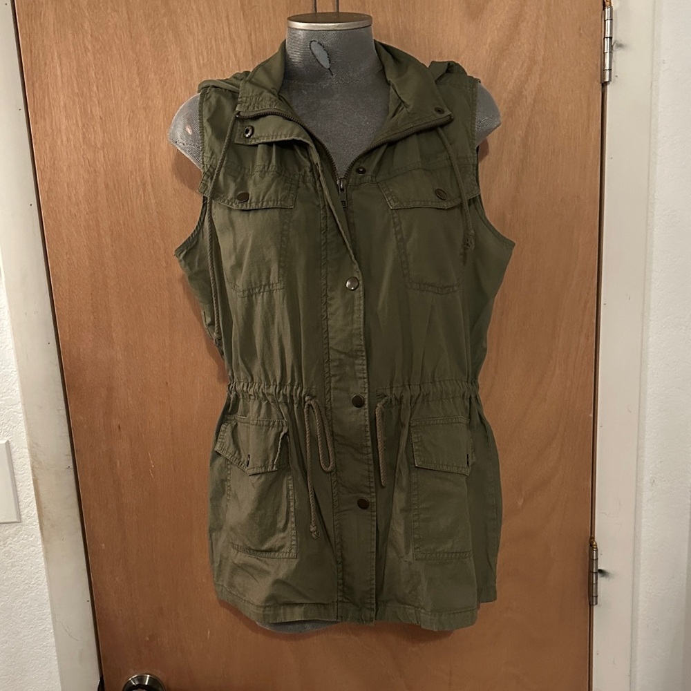 Mudd Olive Green Sleeveless Vest